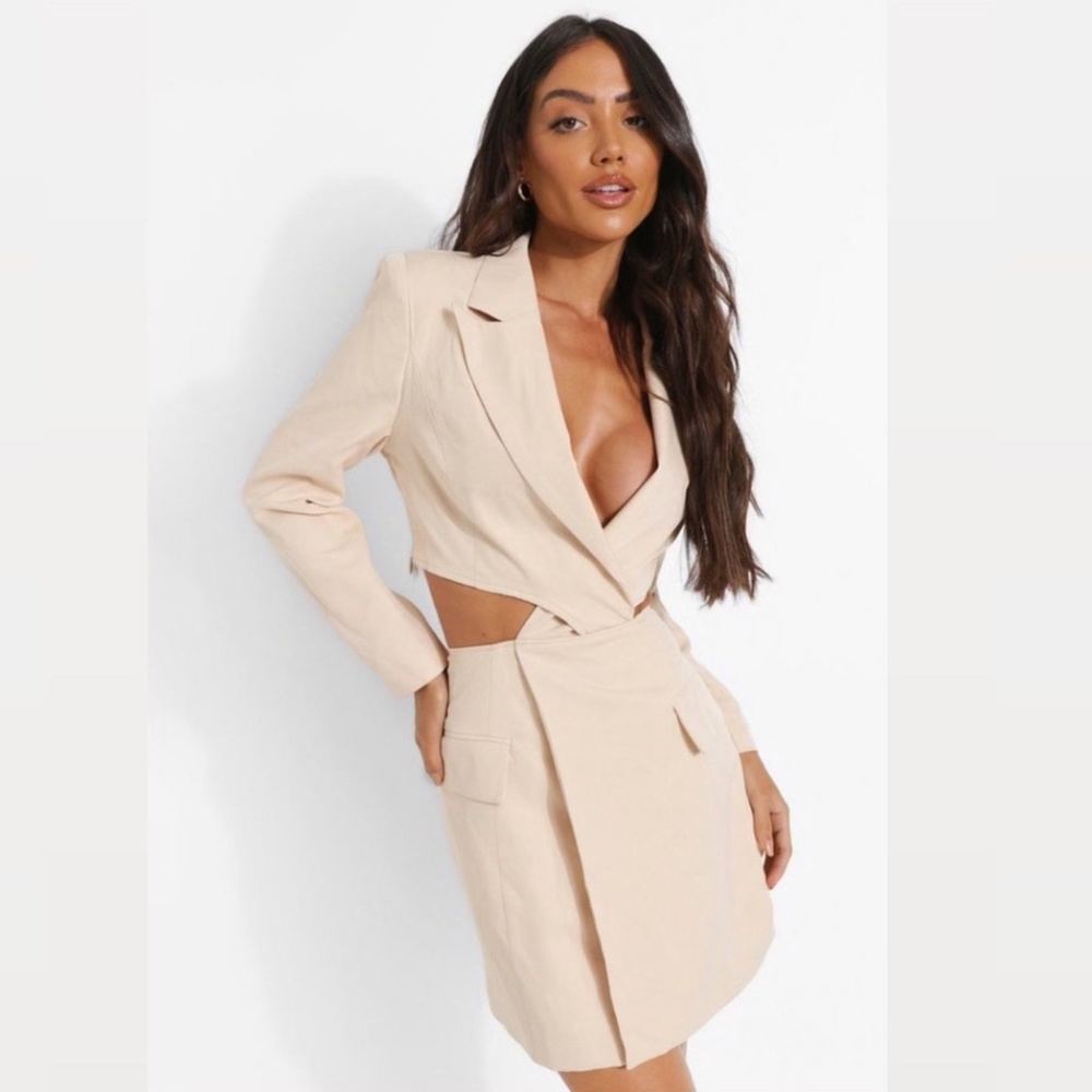 BOOHOO - TWIST CUT OUT POCKET DETAIL BLAZER DRESS
